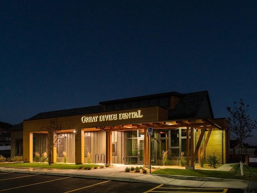 Great Divide Dental at Night, a Helena dentist office